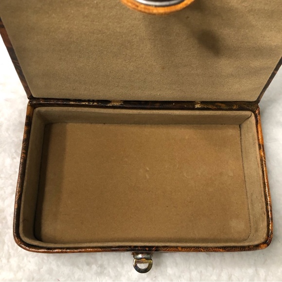 Hand Crafted Leather Egyptian Keepsake Box - Picture 9 of 16